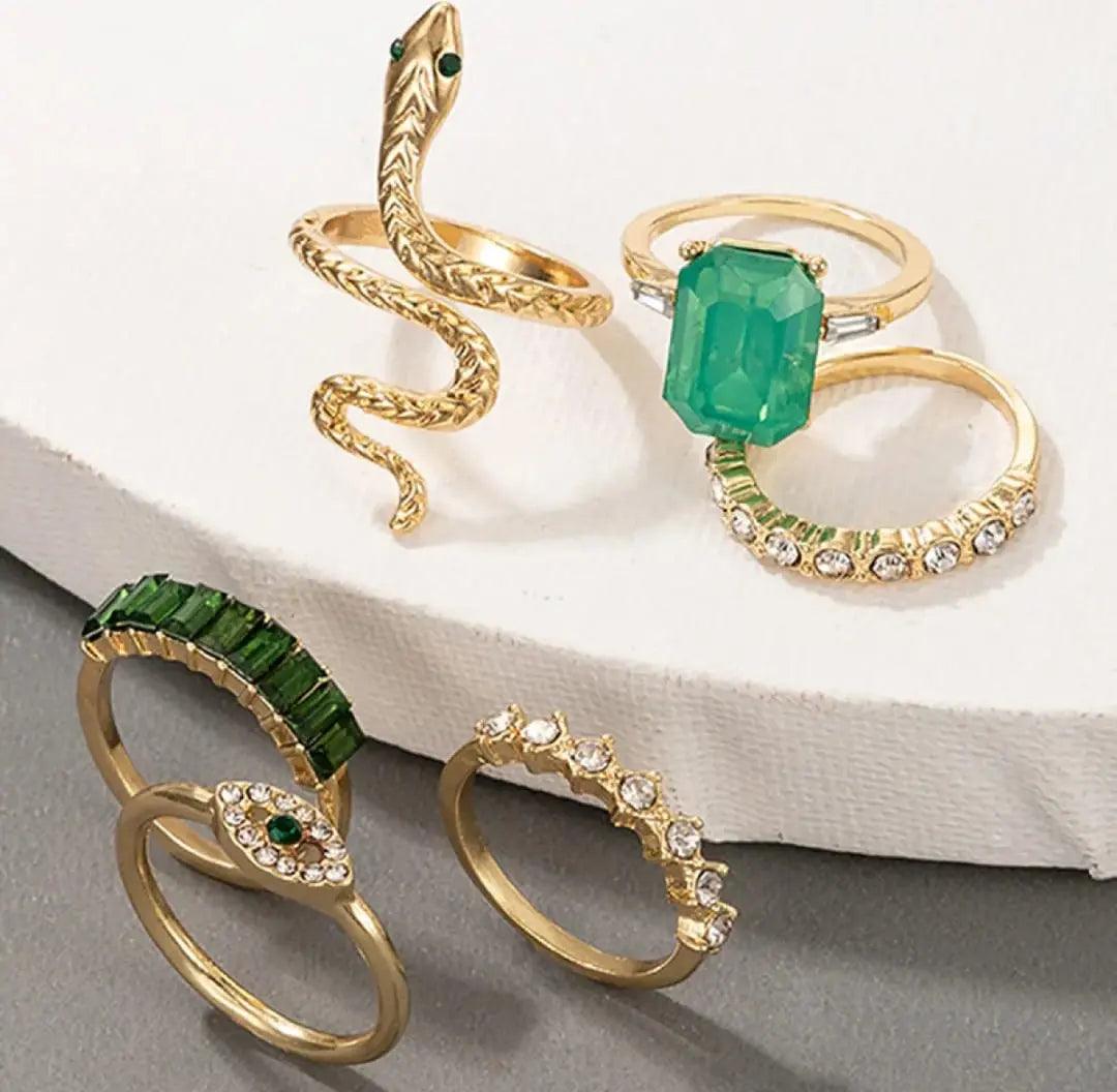 6 X LUXURIOUS EMERALD RINGS SET SPARKLES