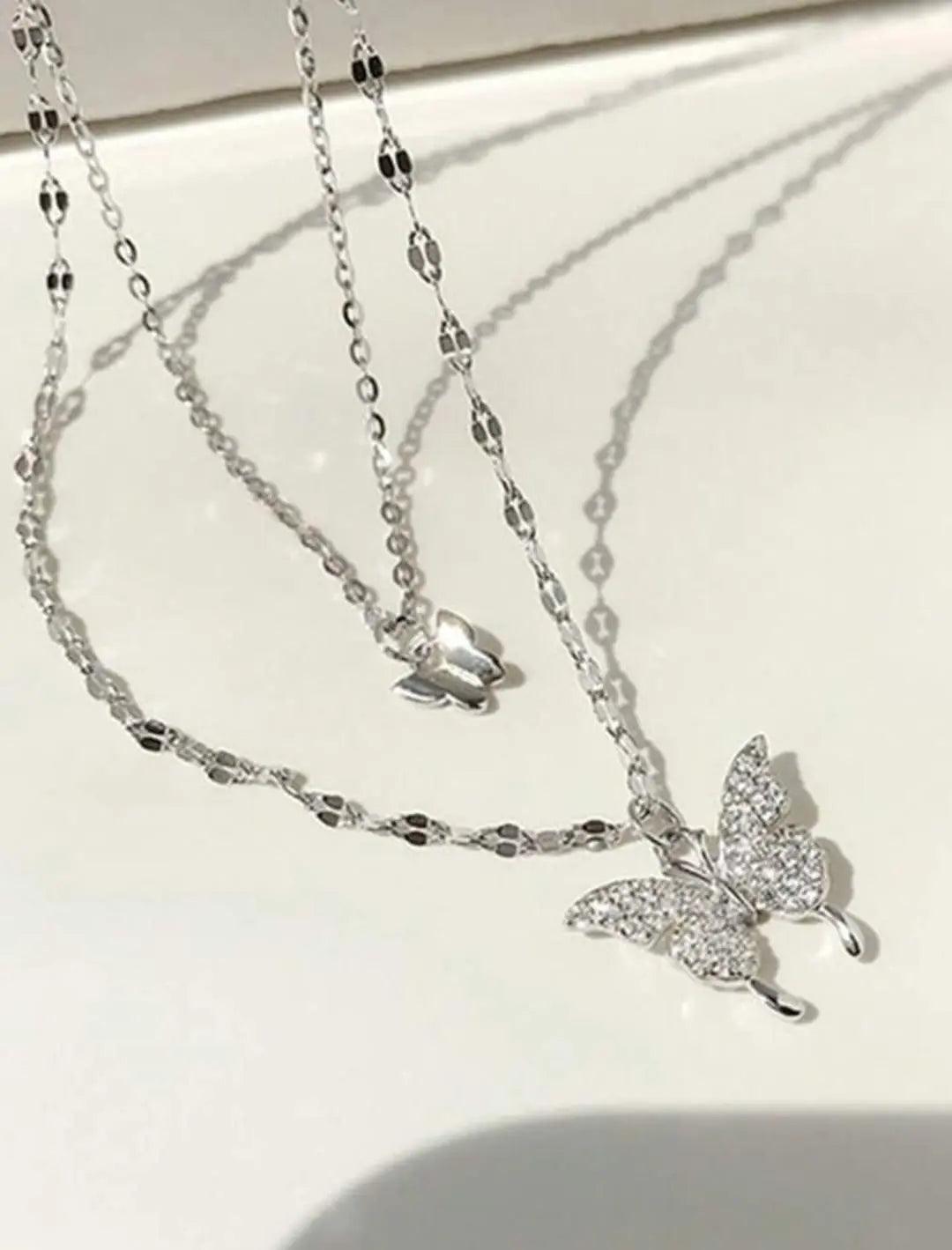 TRENDY BUTTERFLY PENDANT NECKLACE SPARKLES