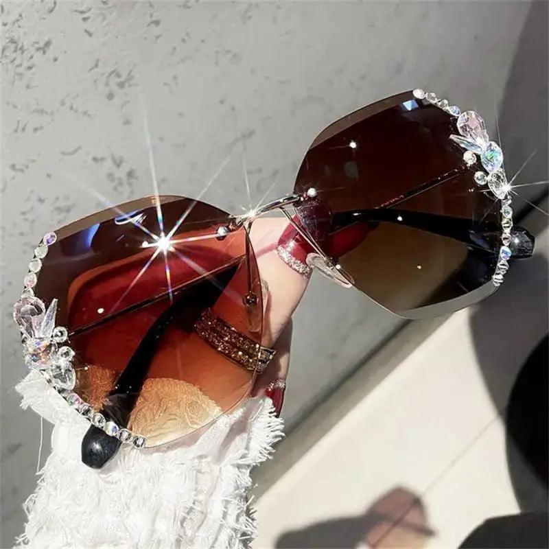 LUXURIOUS CLASSIC RHINESTONE SUNGLASSES SPARKLES