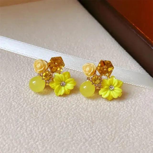 AESTHETIC FLORAL STUDS SPARKLES