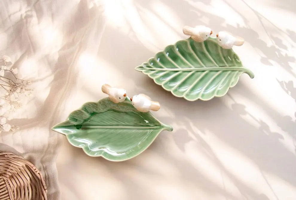 BIRD ON A LEAF TRAY SPARKLES