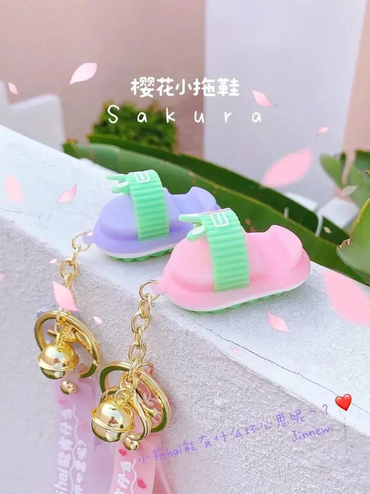 SAKURA SLIPPER KEYCHAIN SPARKLES