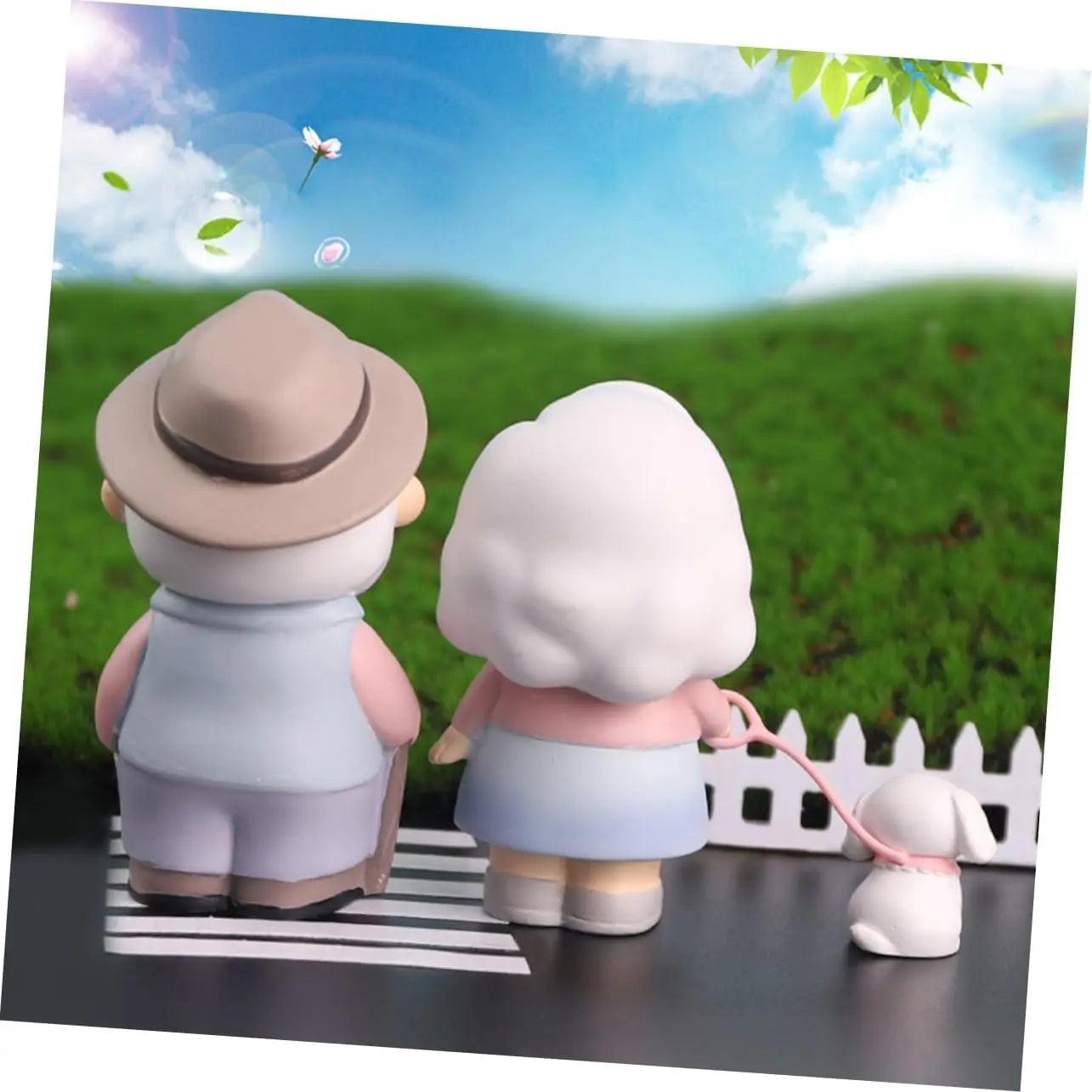 MINI LOVING COUPLE SCULPTURE SPARKLES