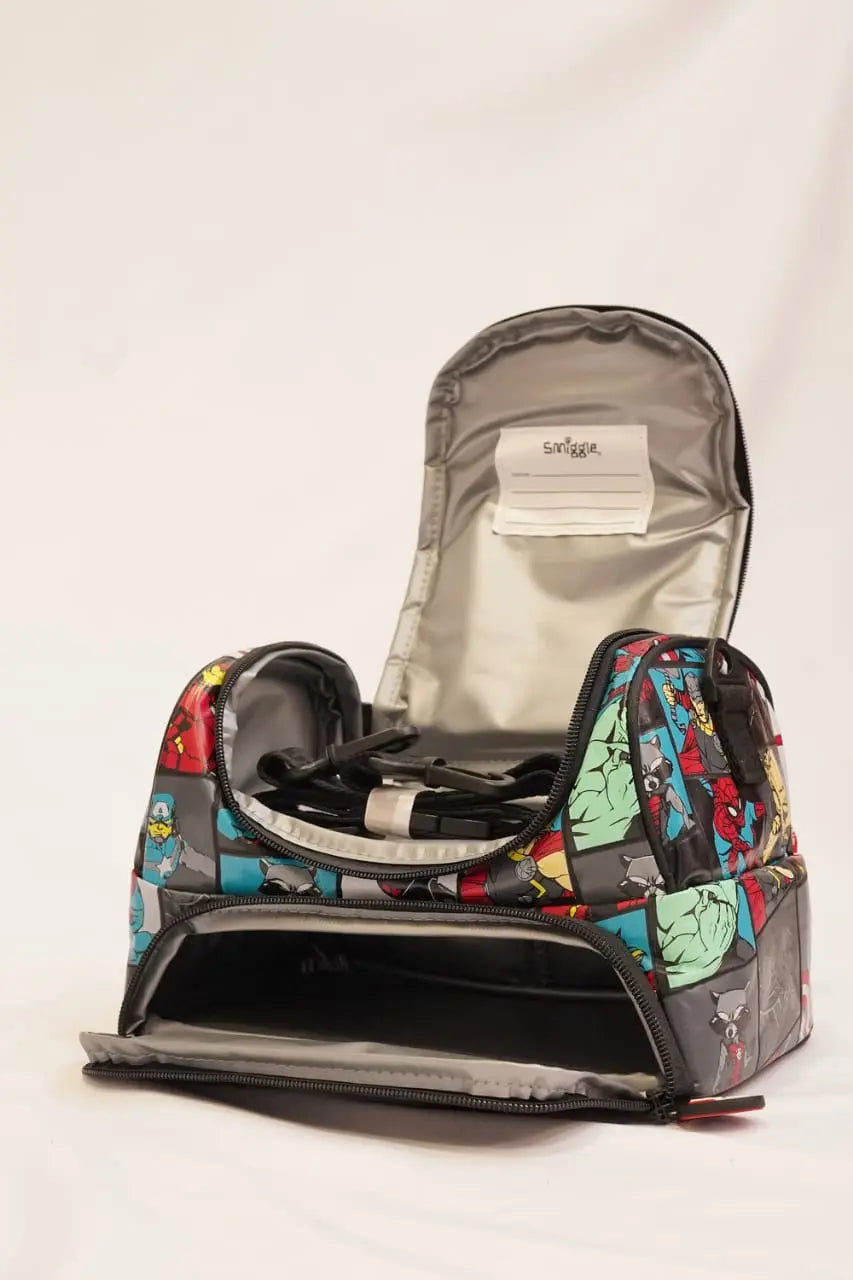SMIGGLE MARVEL LUNCH BAG SPARKLES