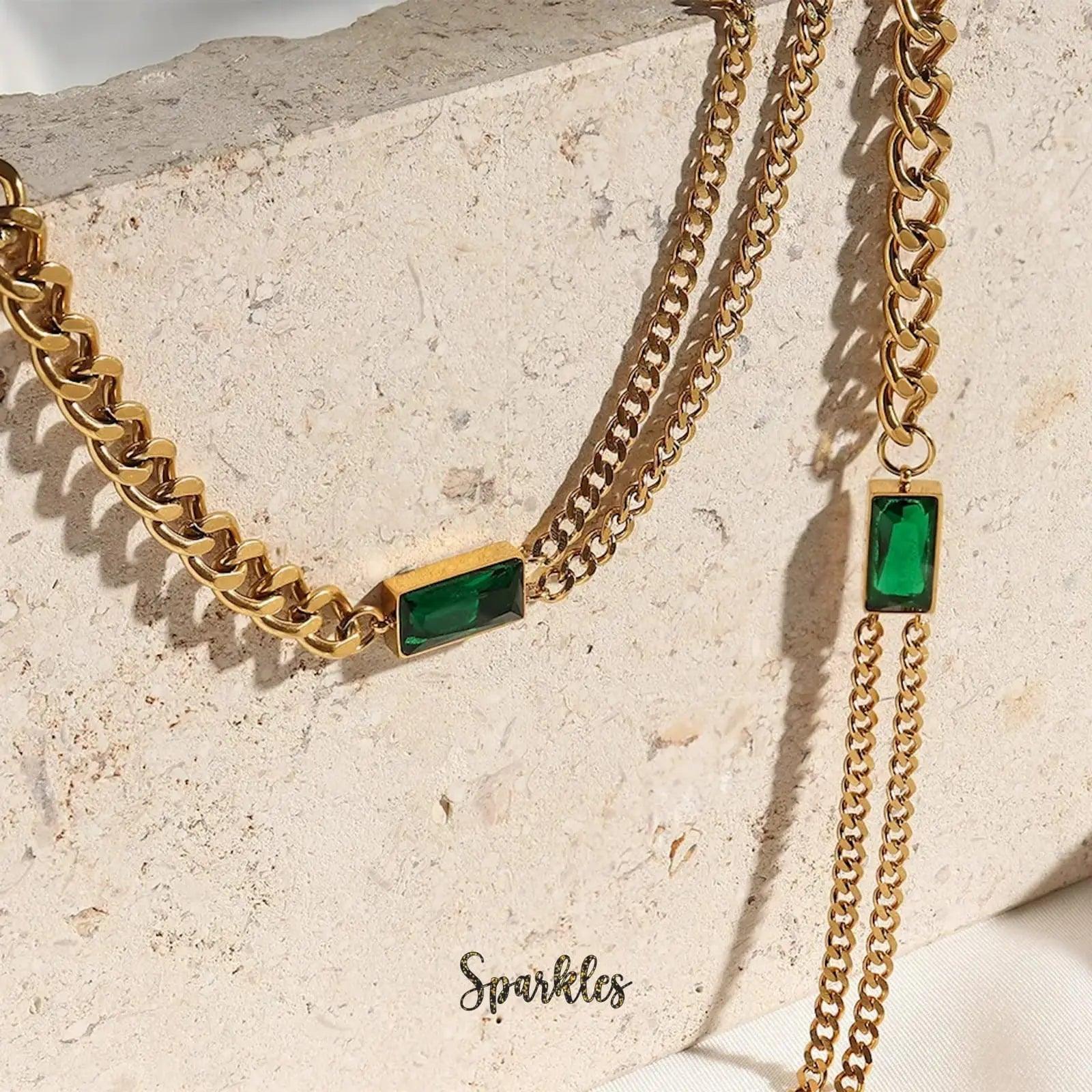 DAINTY EMERALD NECKLACE SPARKLES