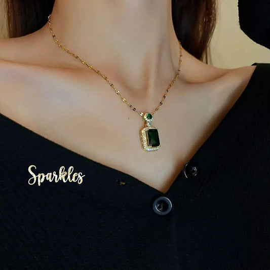 EMERALD CUBE PENDANT CHAIN SPARKLES