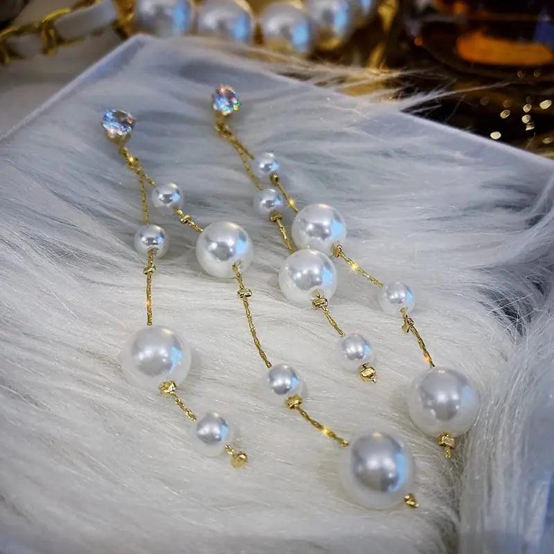 DAINTY PEARL EARRINGS SPARKLES