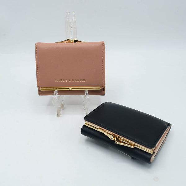 CLASSIC COMPACT LEATHER WALLET