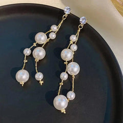 DAINTY PEARL EARRINGS