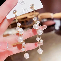 DAINTY PEARL EARRINGS