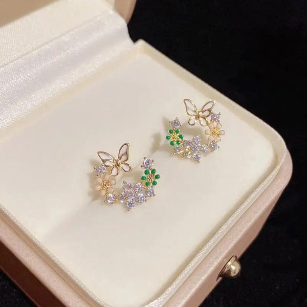 SILVER CRESCENT STUDS