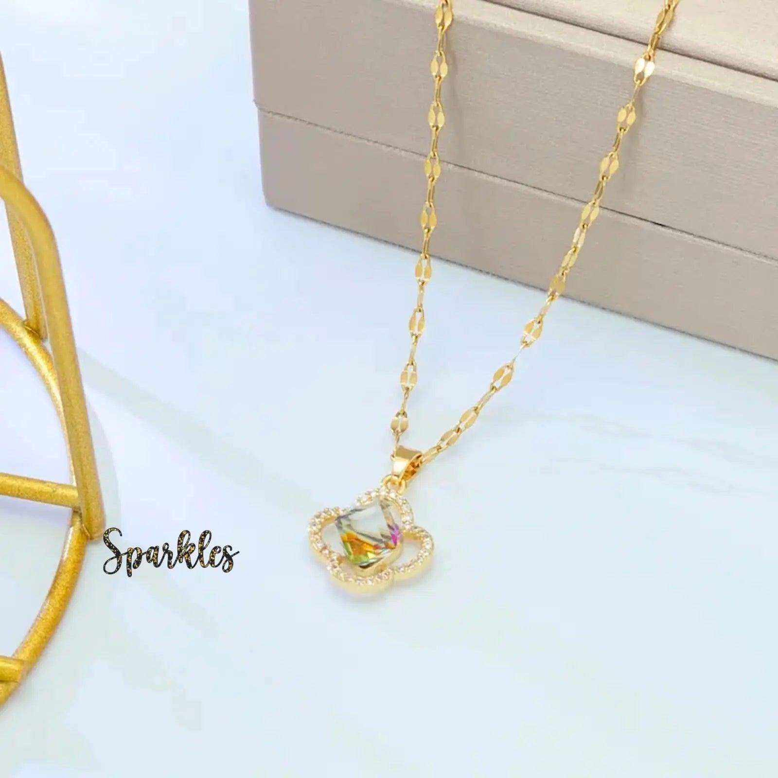 CLOVER CHARM SPARKLES