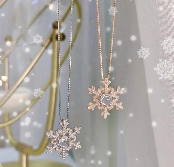 SNOWFLAKE CHARM