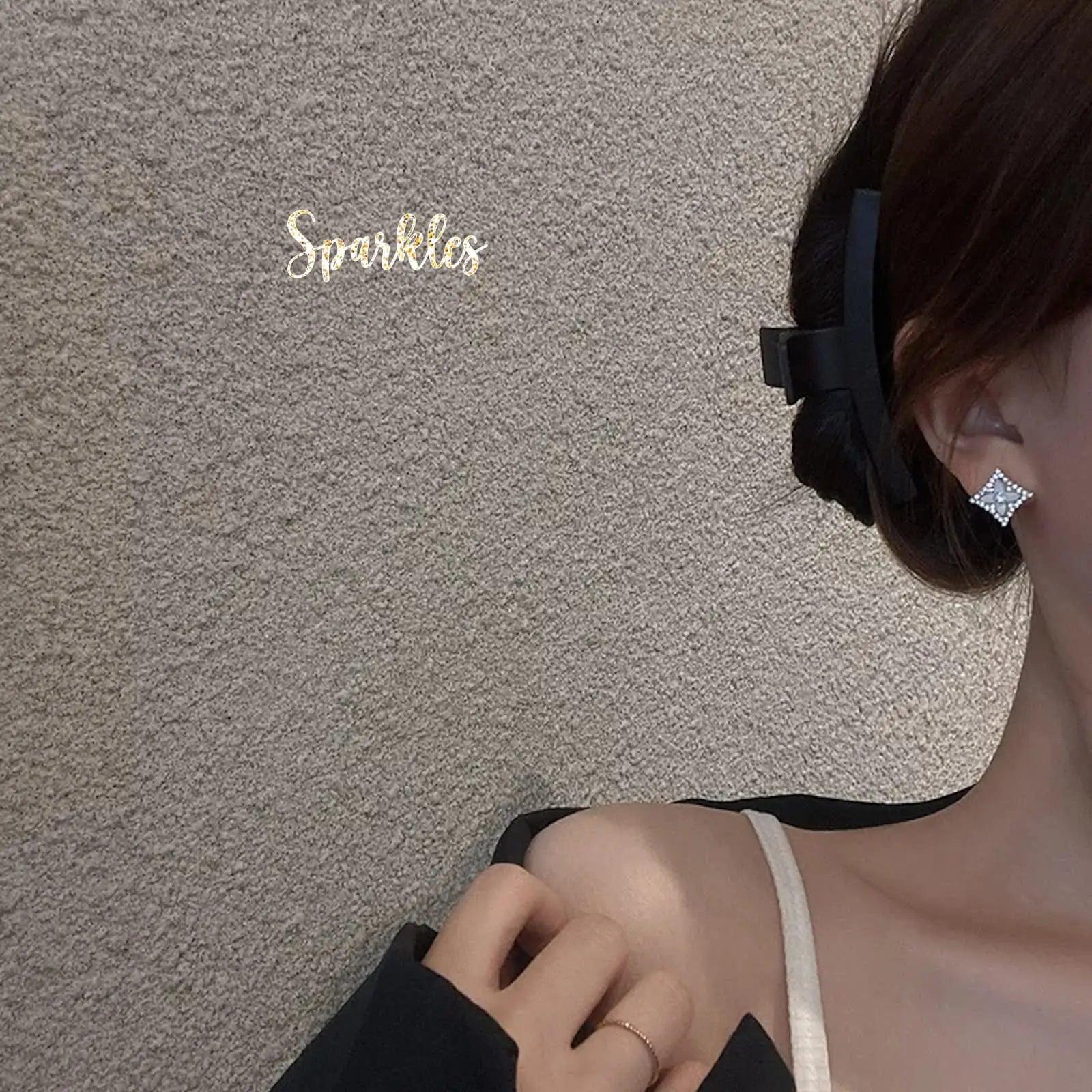 DIAMOND STUDS SPARKLES