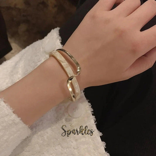 STRUCTURED LUXE CUFF SPARKLES